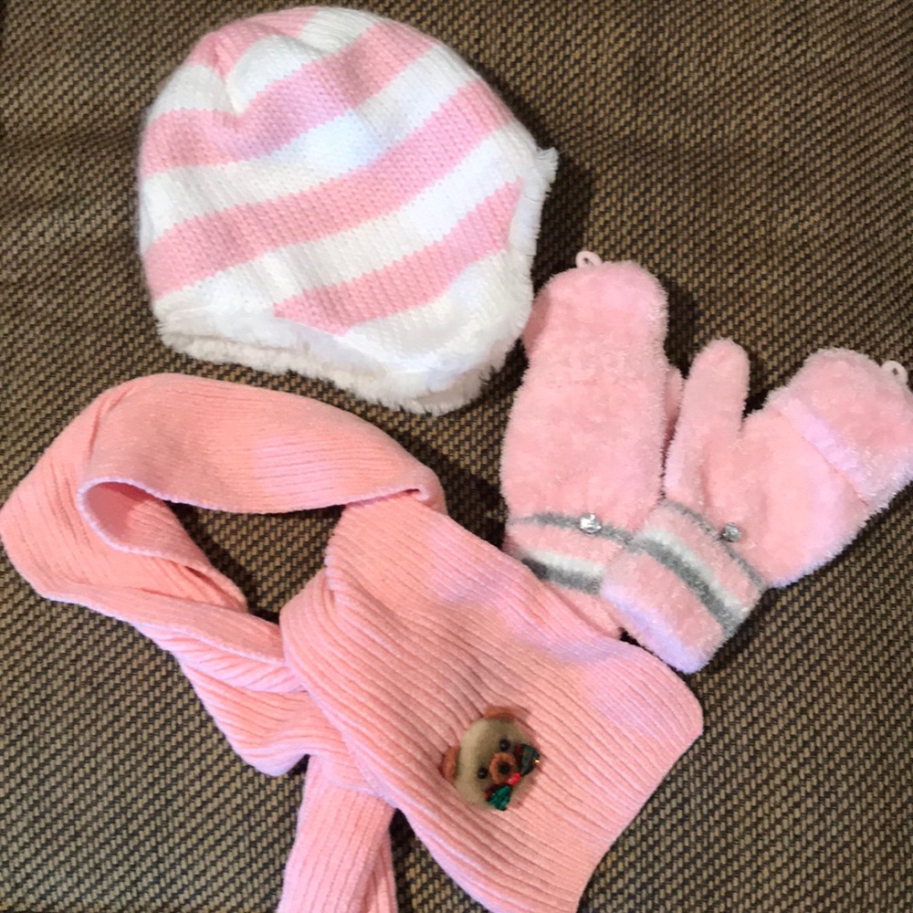 Girls Hat, Gloves & Winter Scarf  Set size 3 4 5 6